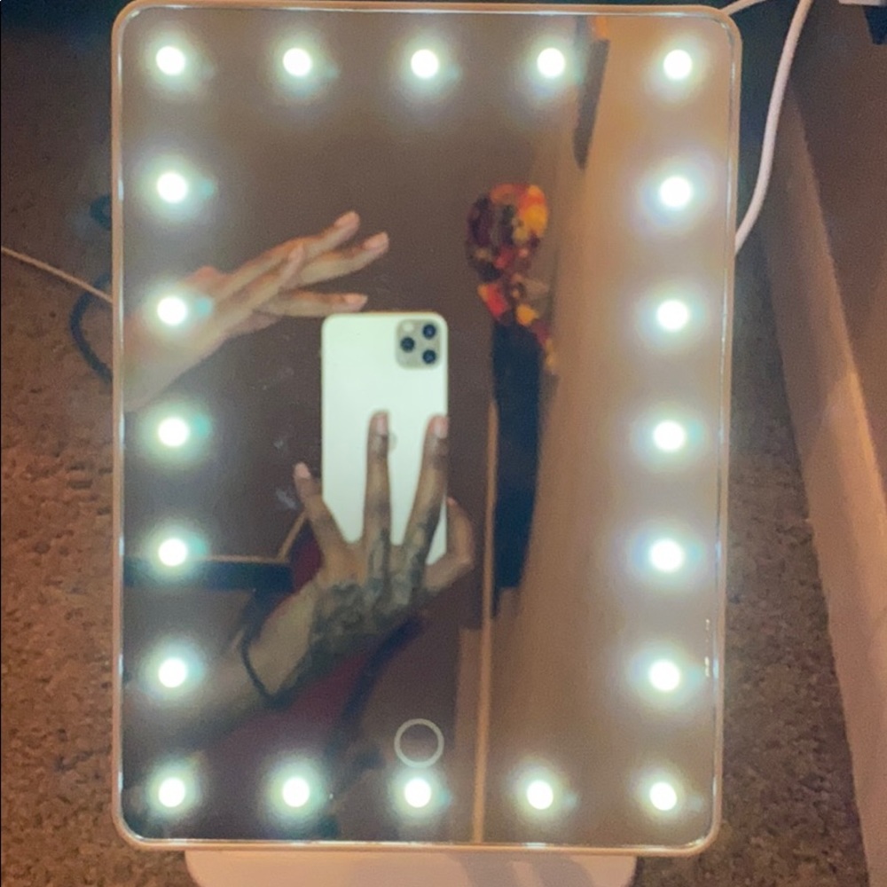 SOLD !!! bluetooth vanity mirror